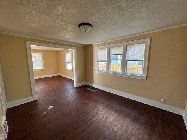 Building Photo - Charming 3-Bedroom, 1-Bathroom Home – $1,200/Month
