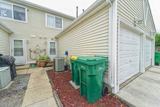 Building Photo - 389 Meadow Green Ln