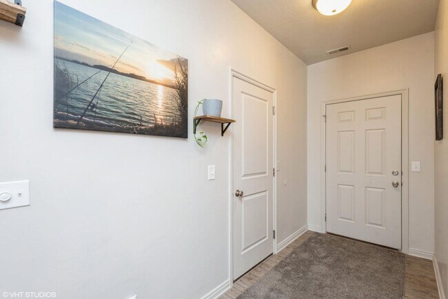 Building Photo - JUST REDUCED PRICE!!  Beautiful Townhome n...
