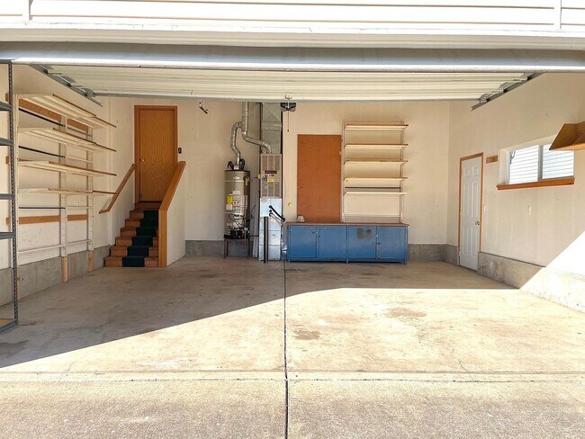 Building Photo - 975 NW Anjni Cir