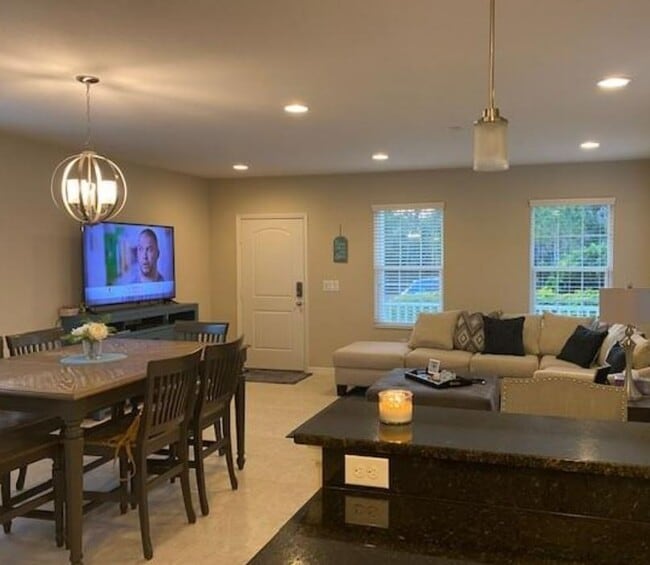 Building Photo - 12634 Shimmering Oak Cir