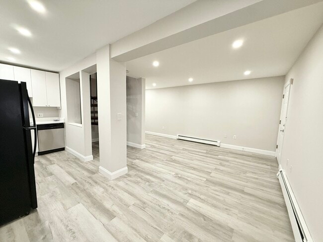 Building Photo - 15 Ruggles St