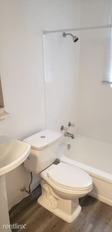 Building Photo - 2 br, 1 bath Apartment - 603-613 Forest Ave