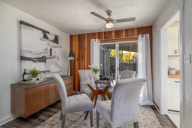 Foto del edificio - Beautiful, Spacious 3B/2.5Bath Single Fami...
