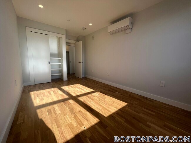 Foto del edificio - 1410 Columbia Rd