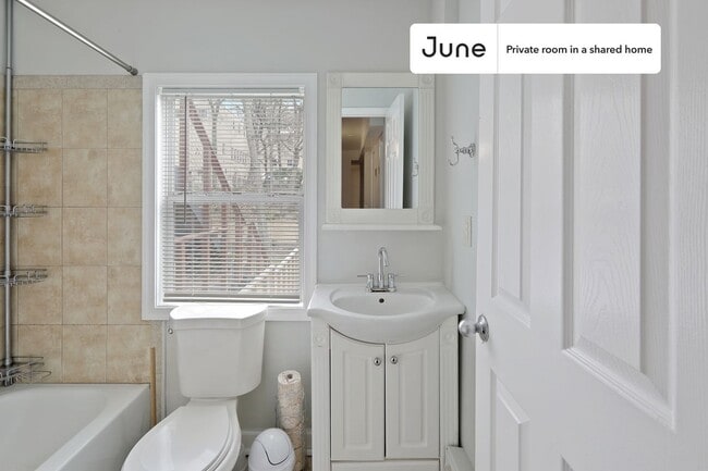 Building Photo - Room in Shared 2 bed/1 bath home in Brookland