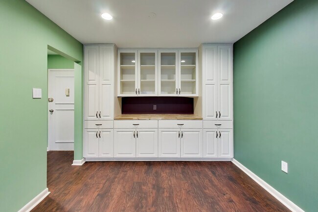 Foto del edificio - 7420 Lakeview Dr