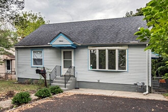 Building Photo - 16 W Linden Ave