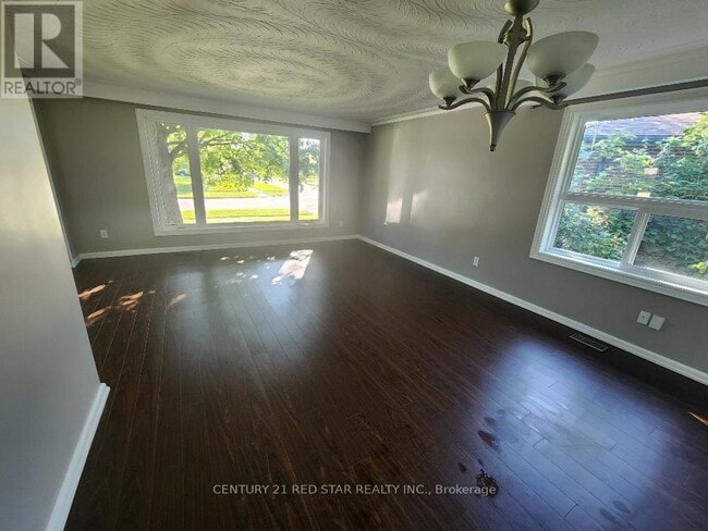 Building Photo - 56 Arkley Crescent