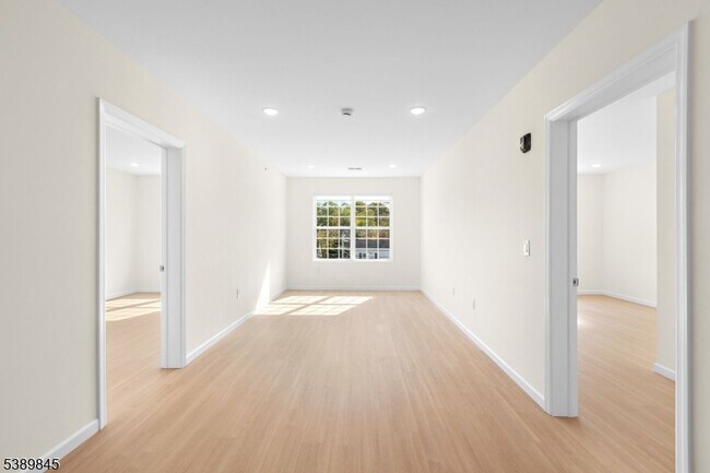 Foto del edificio - 70 Ridgedale Ave