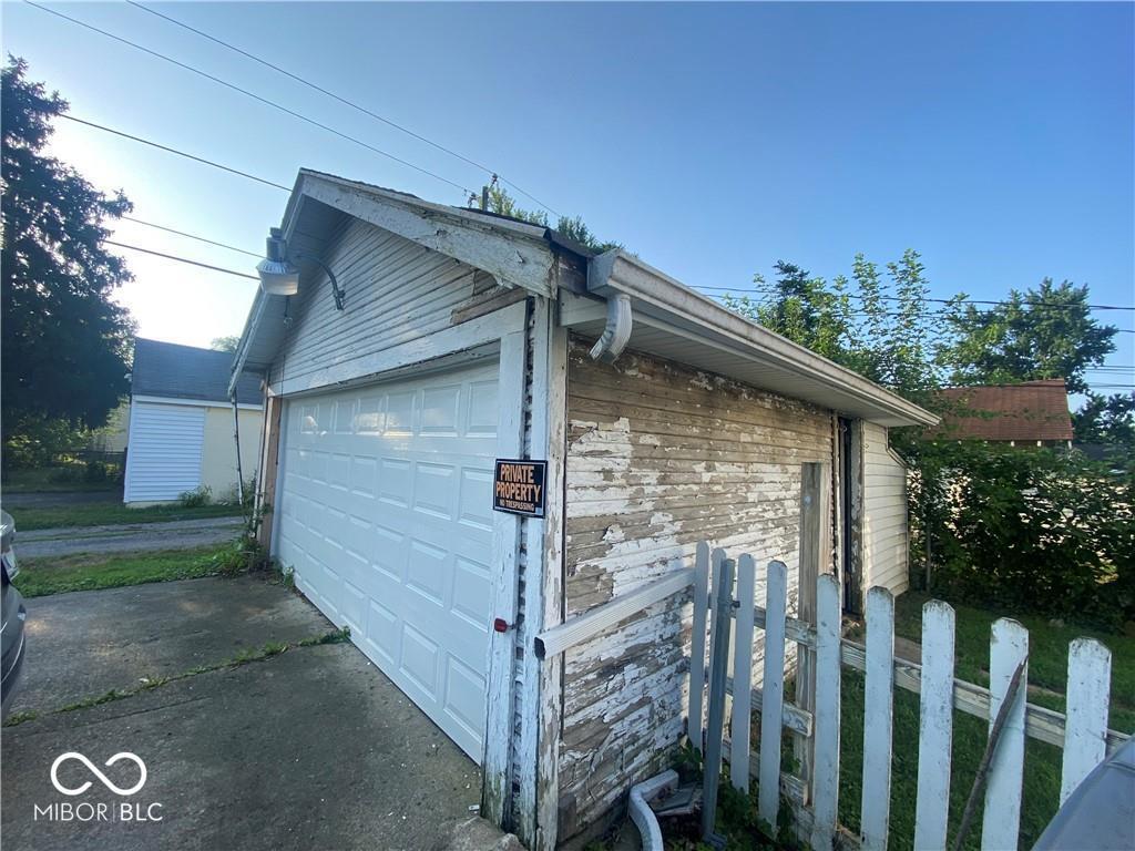 Building Photo - 4205 E 14th St
