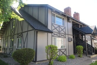 Building Photo - 108 E Weile Ave