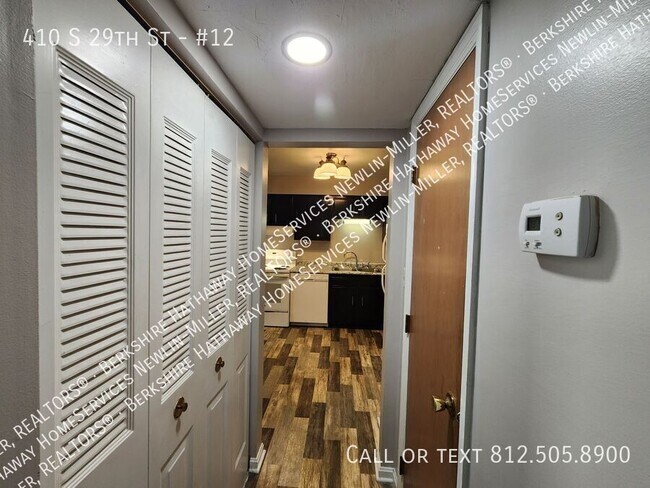 Foto del edificio - Large Townhome Apartment with 1 1/2 Baths ...