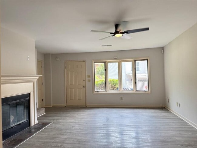 Building Photo - 153 Holcomb Ferry Rd