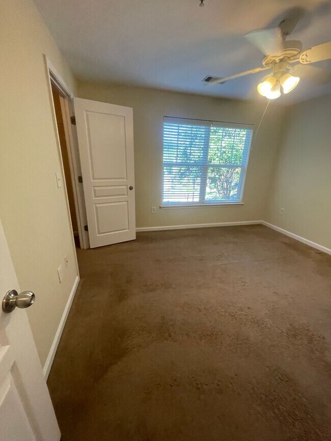 Building Photo - 02-202 KSK (Schutte)