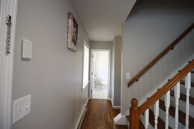 Building Photo - 205 Perkins St
