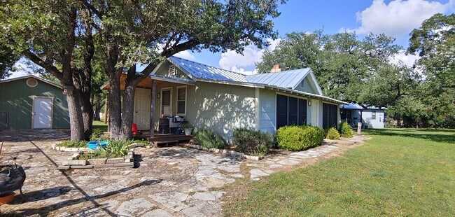 Foto del edificio - 673 Town Creek Rd