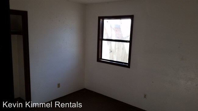Building Photo - 1617 E Skinner St