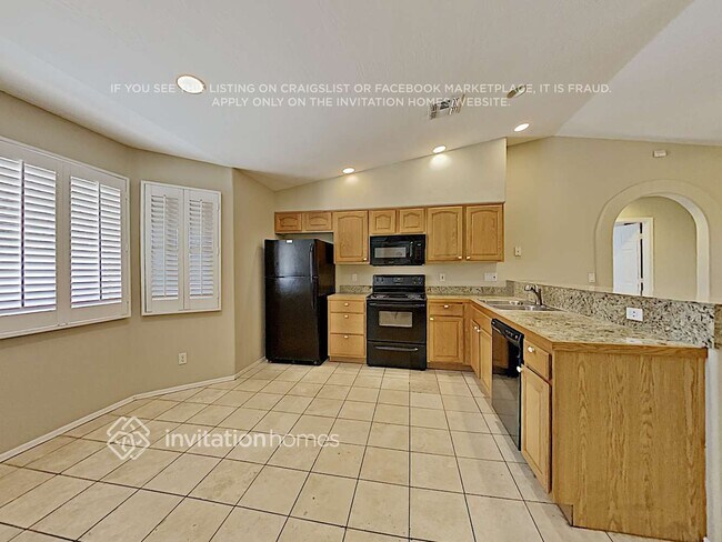 Foto del edificio - 3001 E Danbury Rd