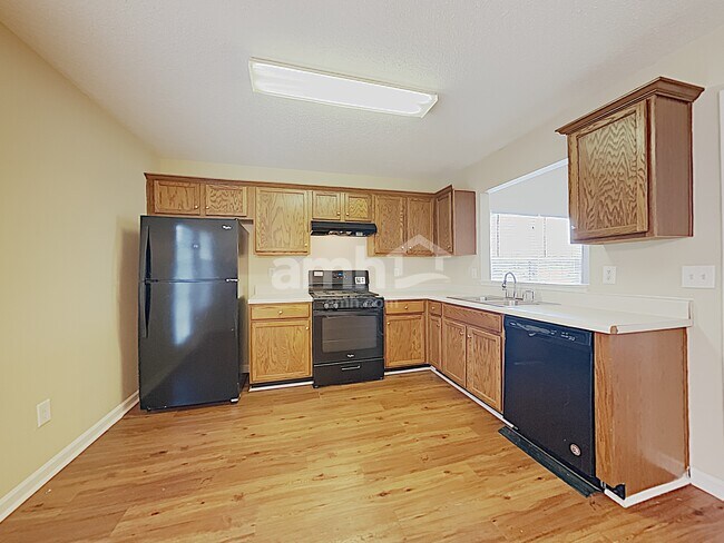 Foto del edificio - 7209 Cedar Forest Dr