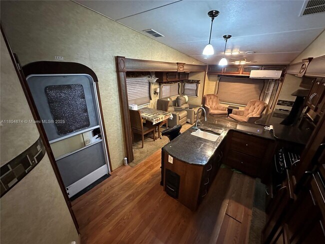 Foto del edificio - 9701 SW 77th Terrace