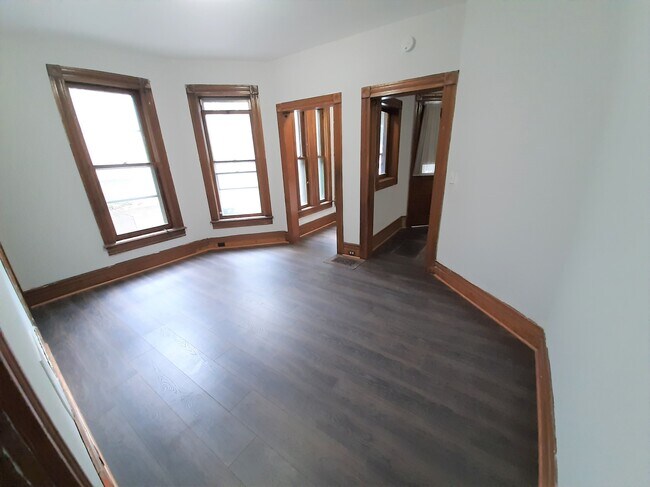 Building Photo - 109 Hudson St