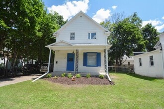 Building Photo - 20 11th Ave SW