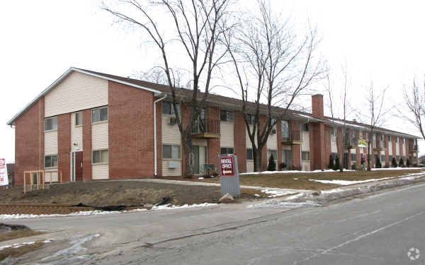 Building Photo - Emerald Hills Condominiums