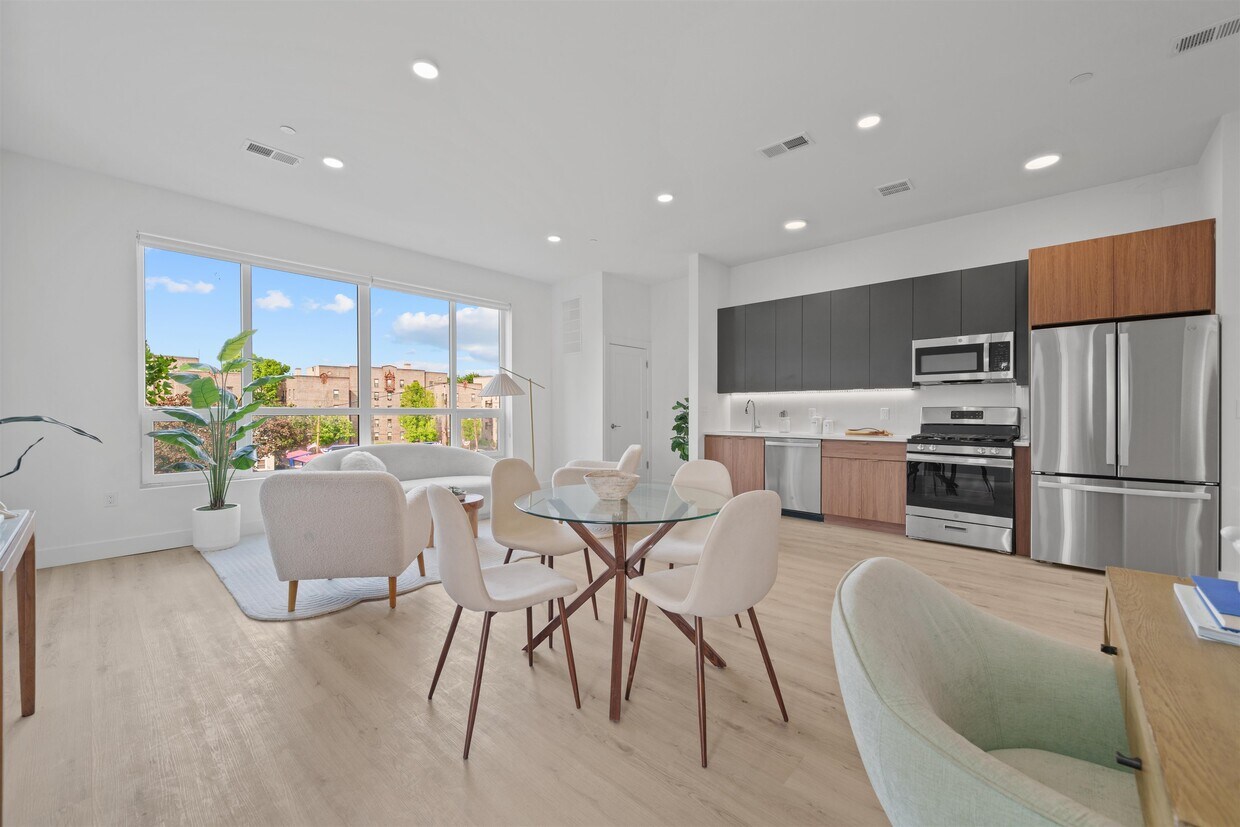 Foto principal - 17 Ave E