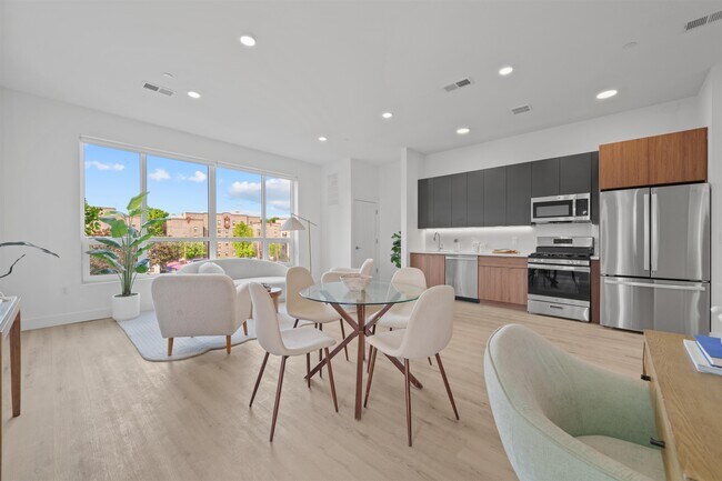 Building Photo - 17 AVENUE E