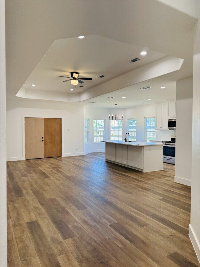 Foto del edificio - 8437 Winthrop Ln