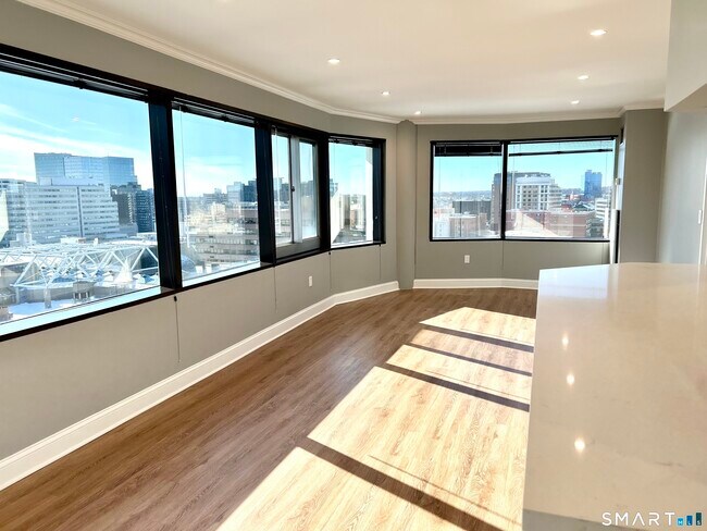 Building Photo - 127 Greyrock Pl