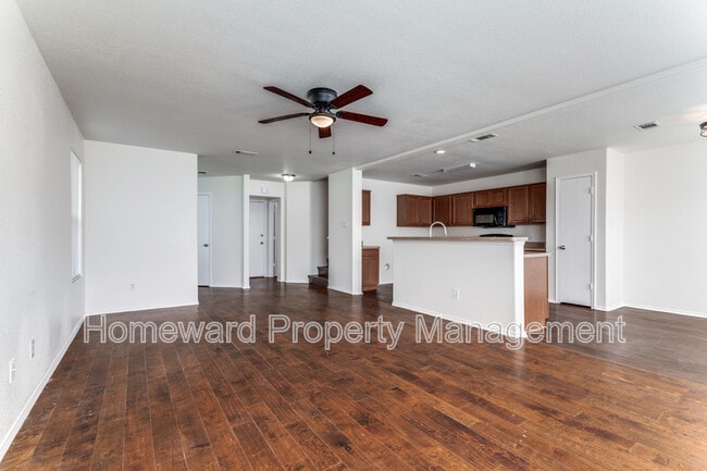 Foto del edificio - 7544 Lazy Spur Blvd