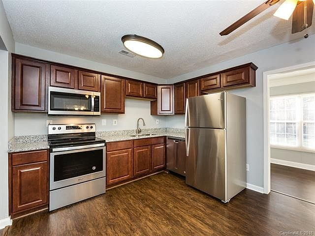 Primary Photo - 5400 Rocha Ct
