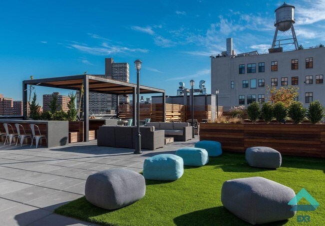 Foto del edificio - 670 Pacific St