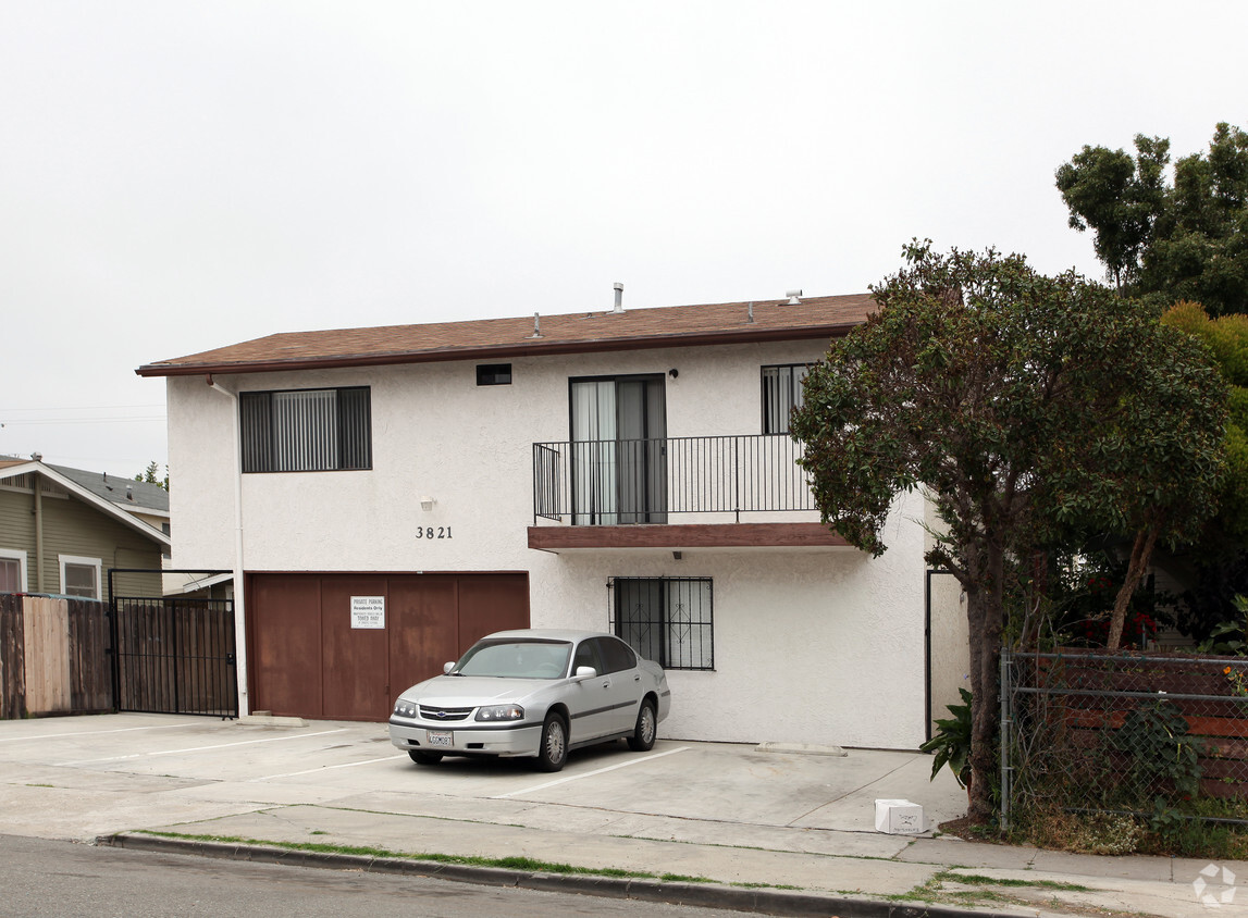 Building Photo - 3821 Cherokee Ave