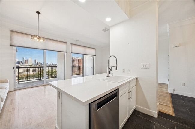 Building Photo - 3333 Allen Pkwy