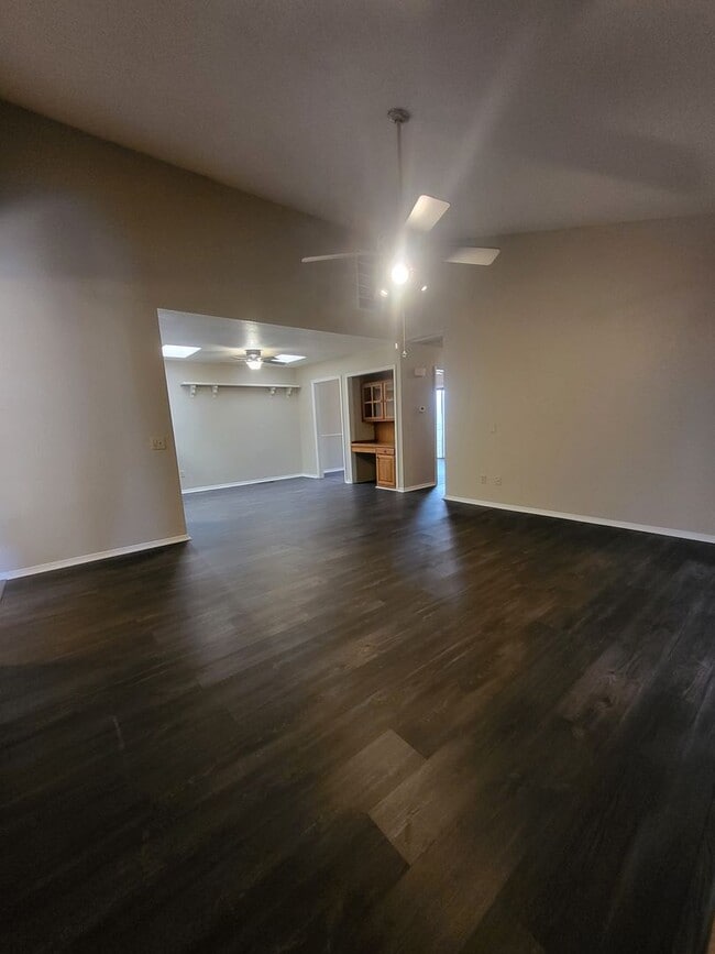 Foto del edificio - (2) Bed/(2) Bath w/ Storm Shelter Avail NOW!