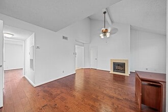 Building Photo - 12100 Overbrook Ln