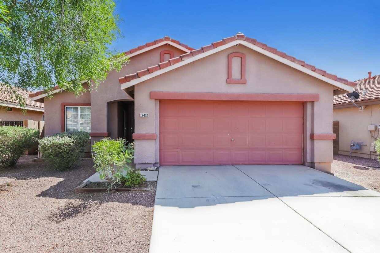 Primary Photo - 12425 N 42nd Dr