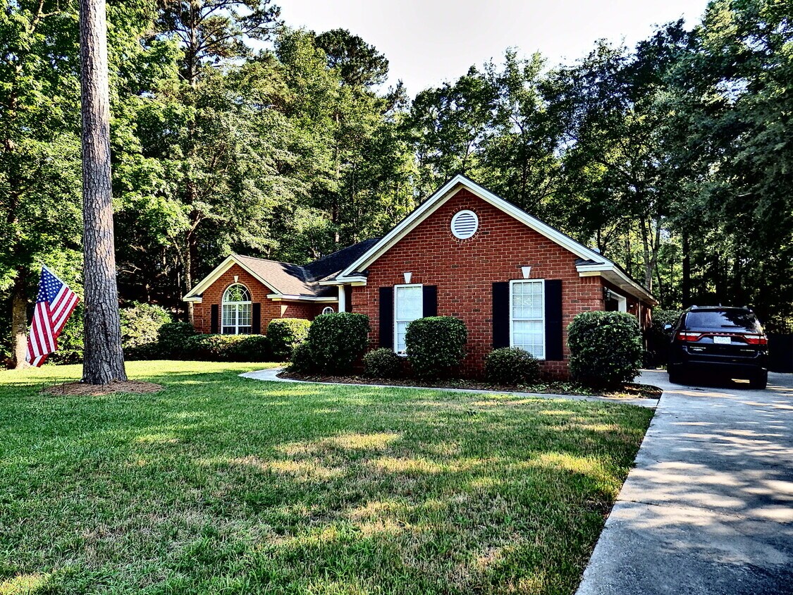 Primary Photo - 121 Laurenburg Dr