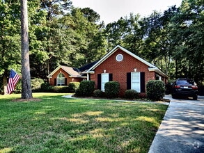Building Photo - 121 Laurenburg Dr