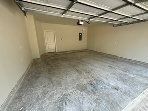 Building Photo - 3013 Hicks St