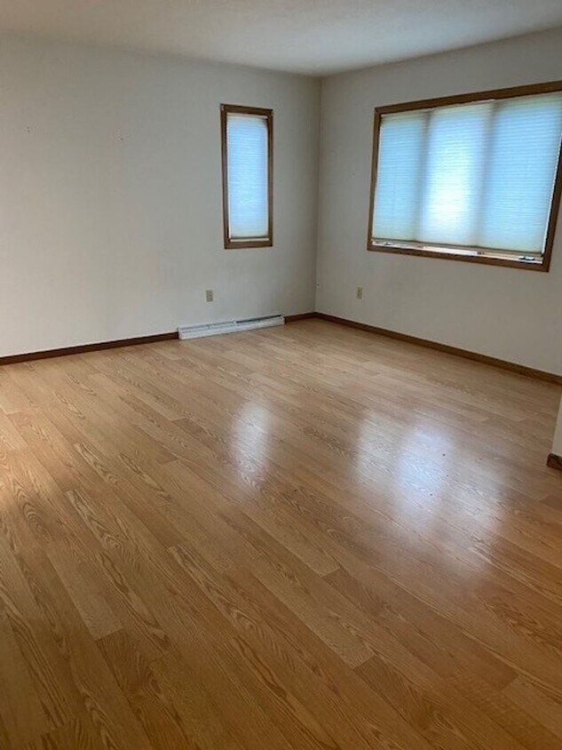 Primary Photo - 700 Meadow Park Dr