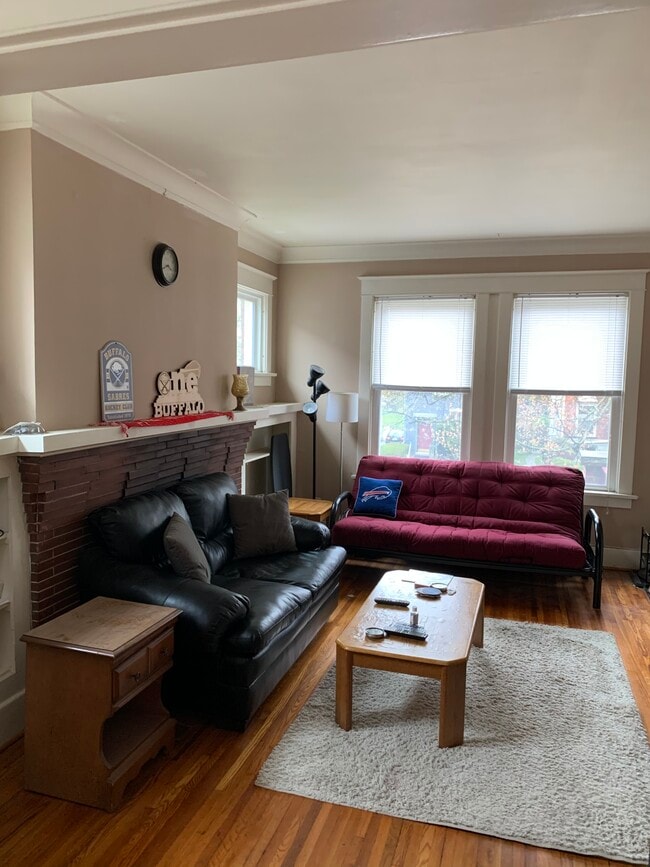large living room - 114 Ashland Ave