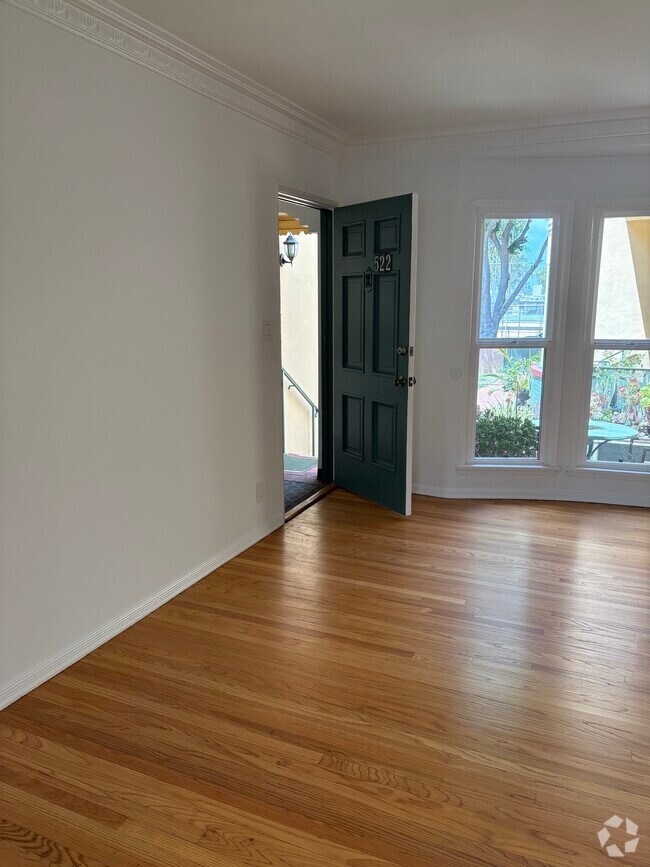 Building Photo - 526 N Genesee Ave