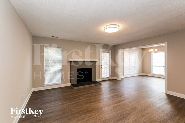 Building Photo - 13835 Poppleton Ct