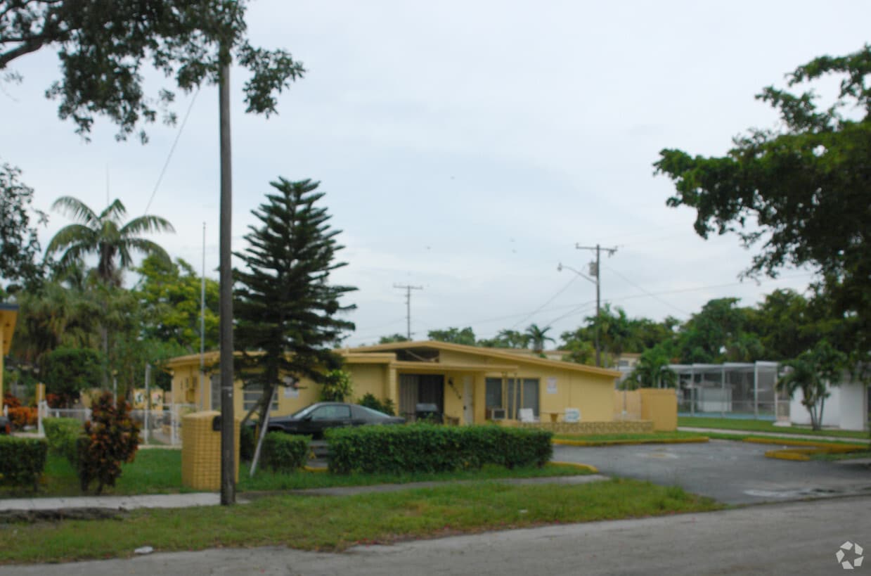 2019 Fletcher St Apartments in Hollywood, FL