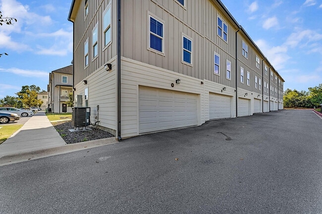 Foto del edificio - Mitchell Yards