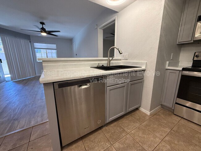 Foto del edificio - 1720 E Thunderbird Rd